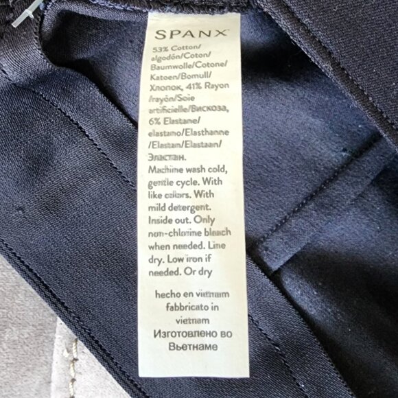 NWT SPANX Classic Navy On-the-Go Kick Flare Pants Size S/P - Picture 7 of 10